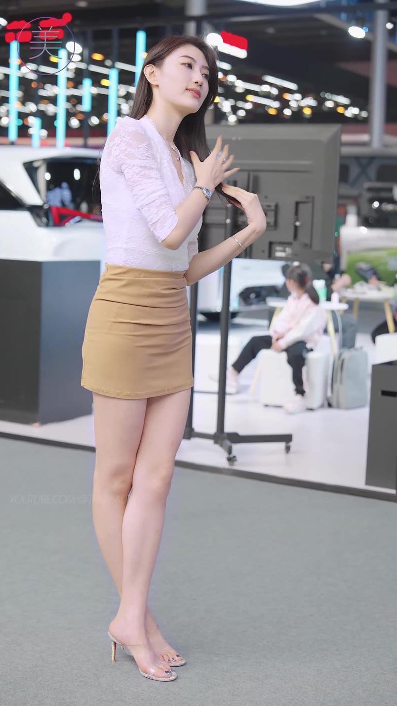 图片[2]-精选NO.0736 2023 广州车展 Racing Model 车模抖音网荭随拍52[20P]-草丛看图