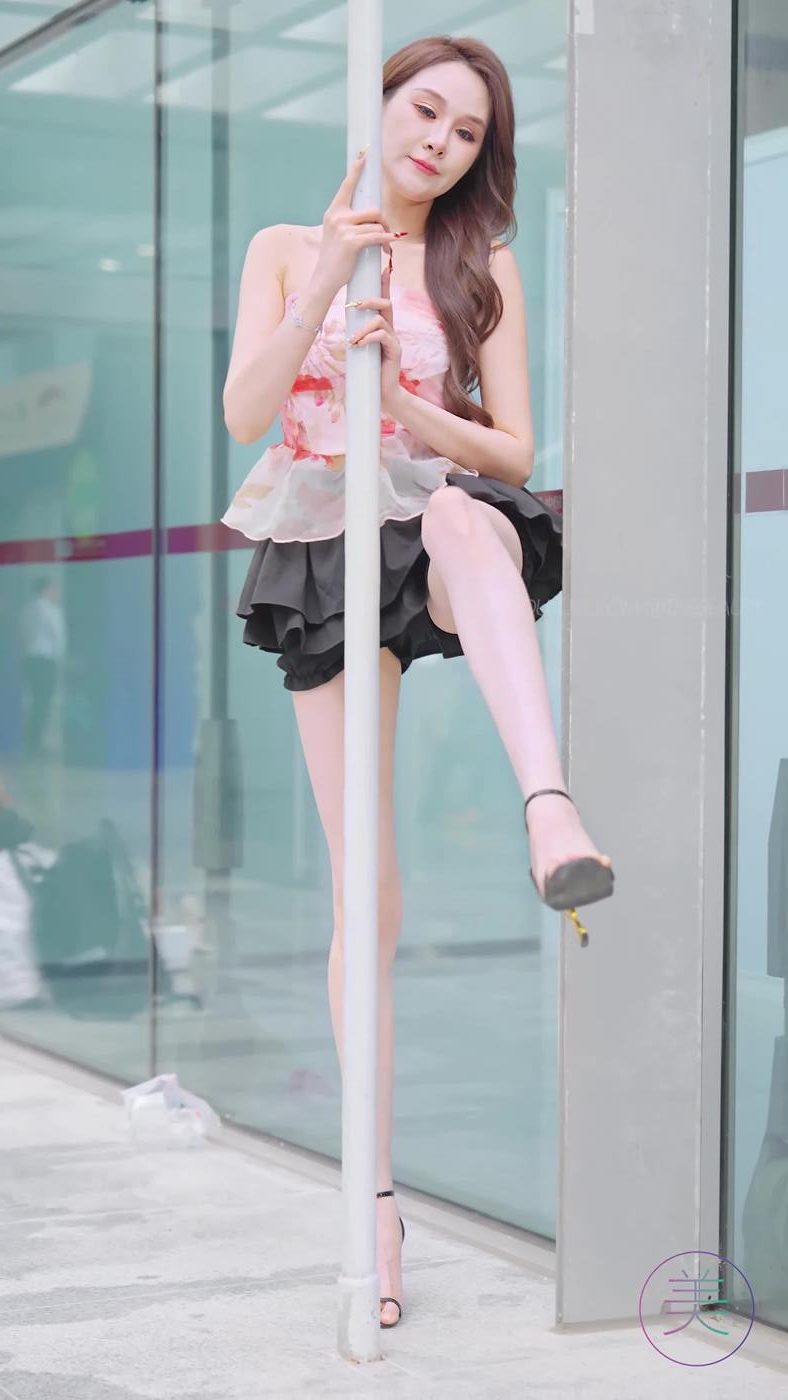 图片[1]-精选NO.0804 2023 广州车展 Racing Model 车模抖音网荭随拍56[20P]-草丛看图