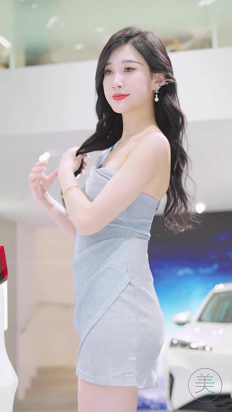 图片[1]-精选NO.0813 2023 广州车展 Racing Model 车模抖音网荭随拍65[20P]-草丛看图