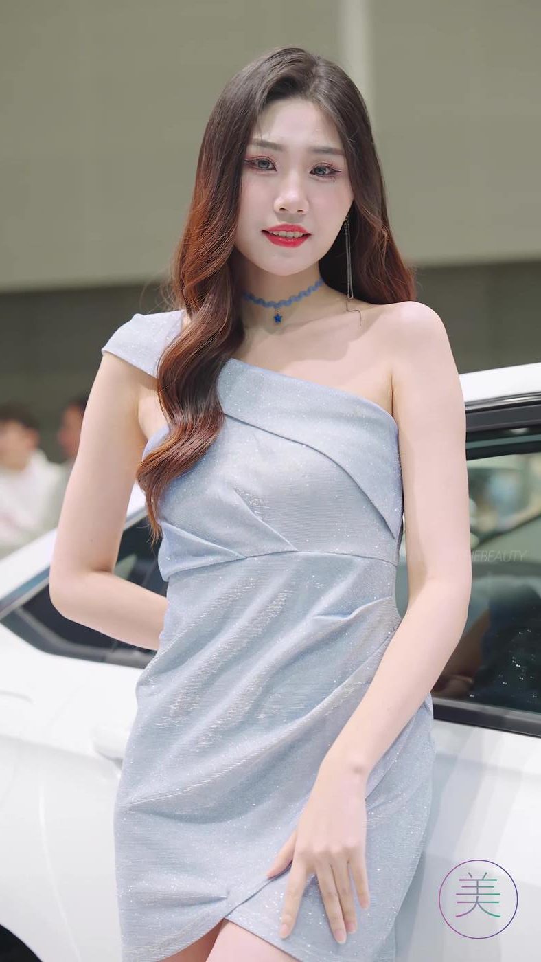 图片[7]-精选NO.0823 2023 广州车展 Racing Model 车模抖音网荭随拍75[20P]-草丛看图