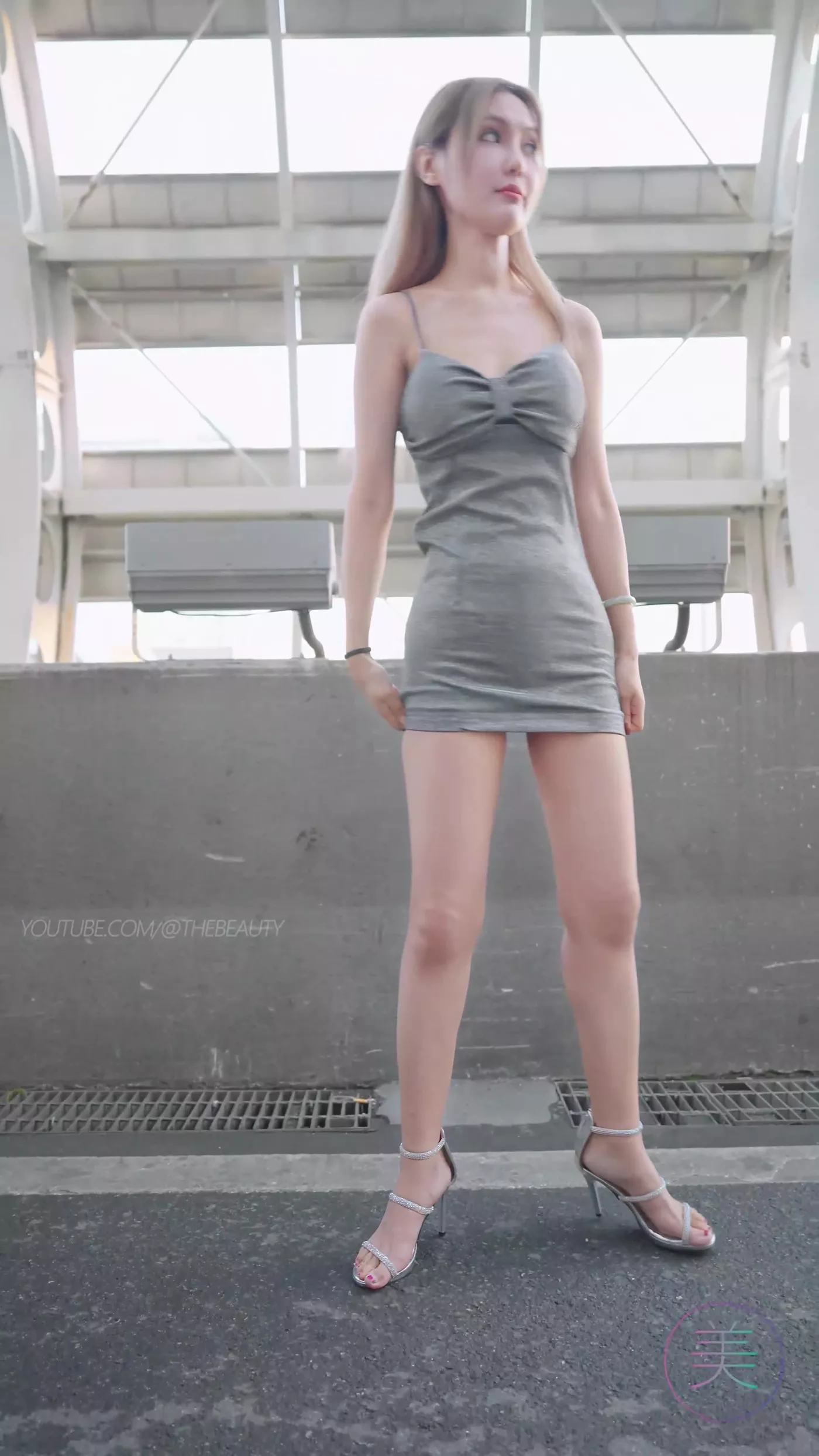 图片[1]-精选NO.0453 2023 广州车展 Racing Model 车模抖音网荭随拍01[20P]-草丛看图