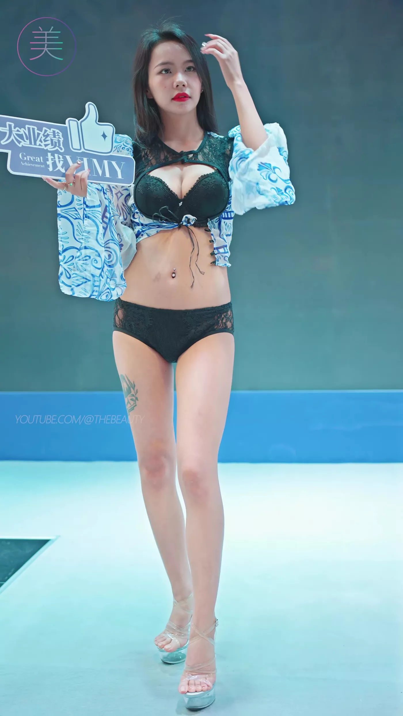 图片[3]-精选NO.0510 2023 广州美博会 Racing Model 内一秀04[20P]-草丛看图