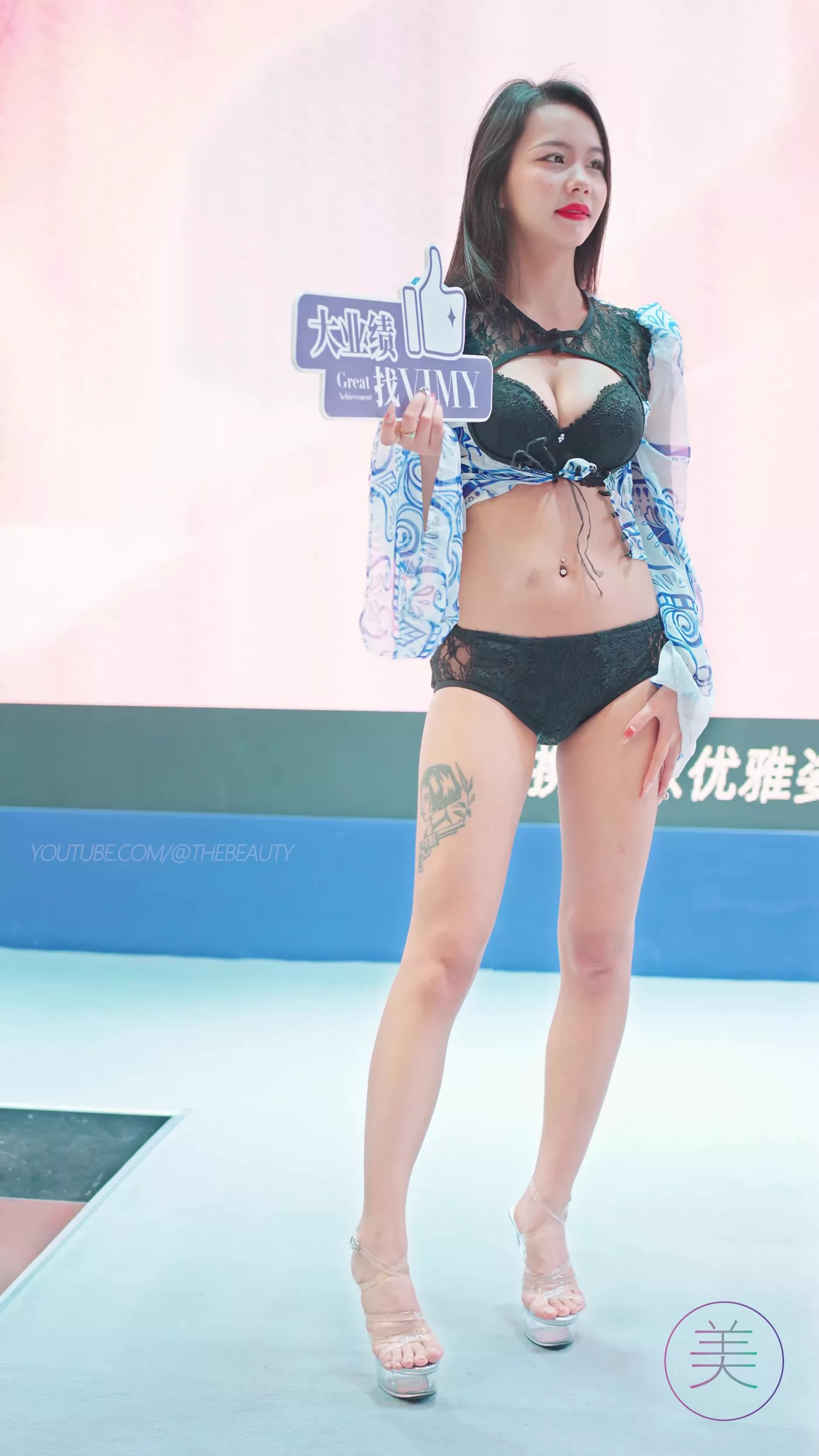 图片[4]-精选NO.0510 2023 广州美博会 Racing Model 内一秀04[20P]-草丛看图