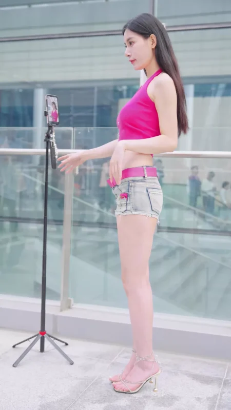 精选NO.0475 2023 广州车展 Racing Model 车模抖音网荭随拍23[20P]-草丛看图