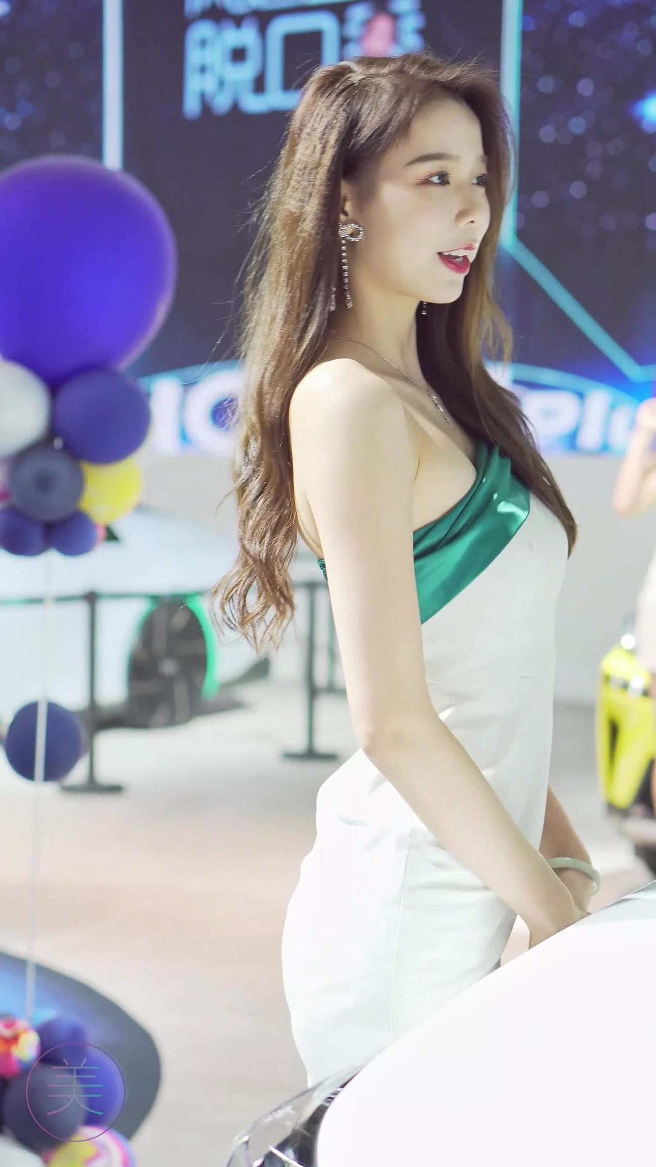 图片[2]-精选NO.0301 2021 深圳大湾区车展 Racing Model AION车模05[20P]-草丛看图