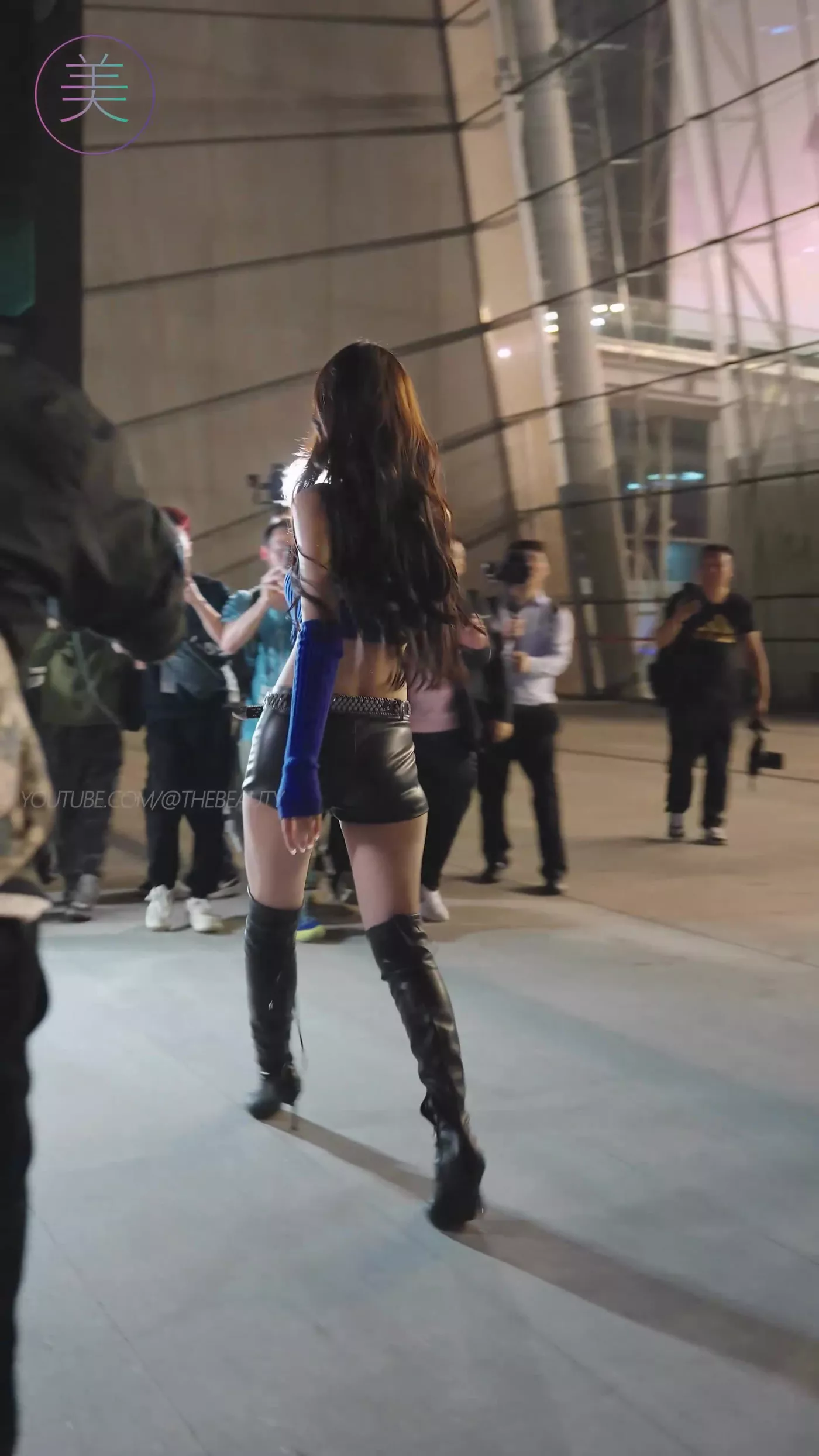 图片[2]-精选NO.0482 2023 广州车展 Racing Model 车模抖音网荭随拍30[20P]-草丛看图