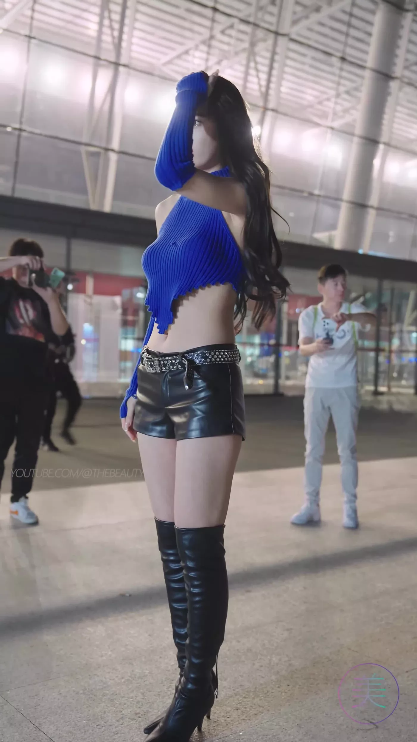 图片[1]-精选NO.0482 2023 广州车展 Racing Model 车模抖音网荭随拍30[20P]-草丛看图