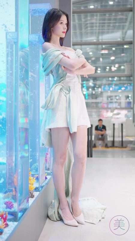 精选NO.0792 2023 深圳大湾区车展 Racing Model BYD车模02[20P]-草丛看图