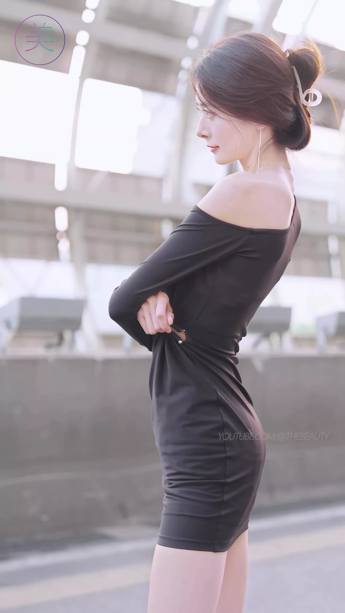 图片[6]-精选NO.0478 2023 广州车展 Racing Model 车模抖音网荭随拍26[20P]-草丛看图