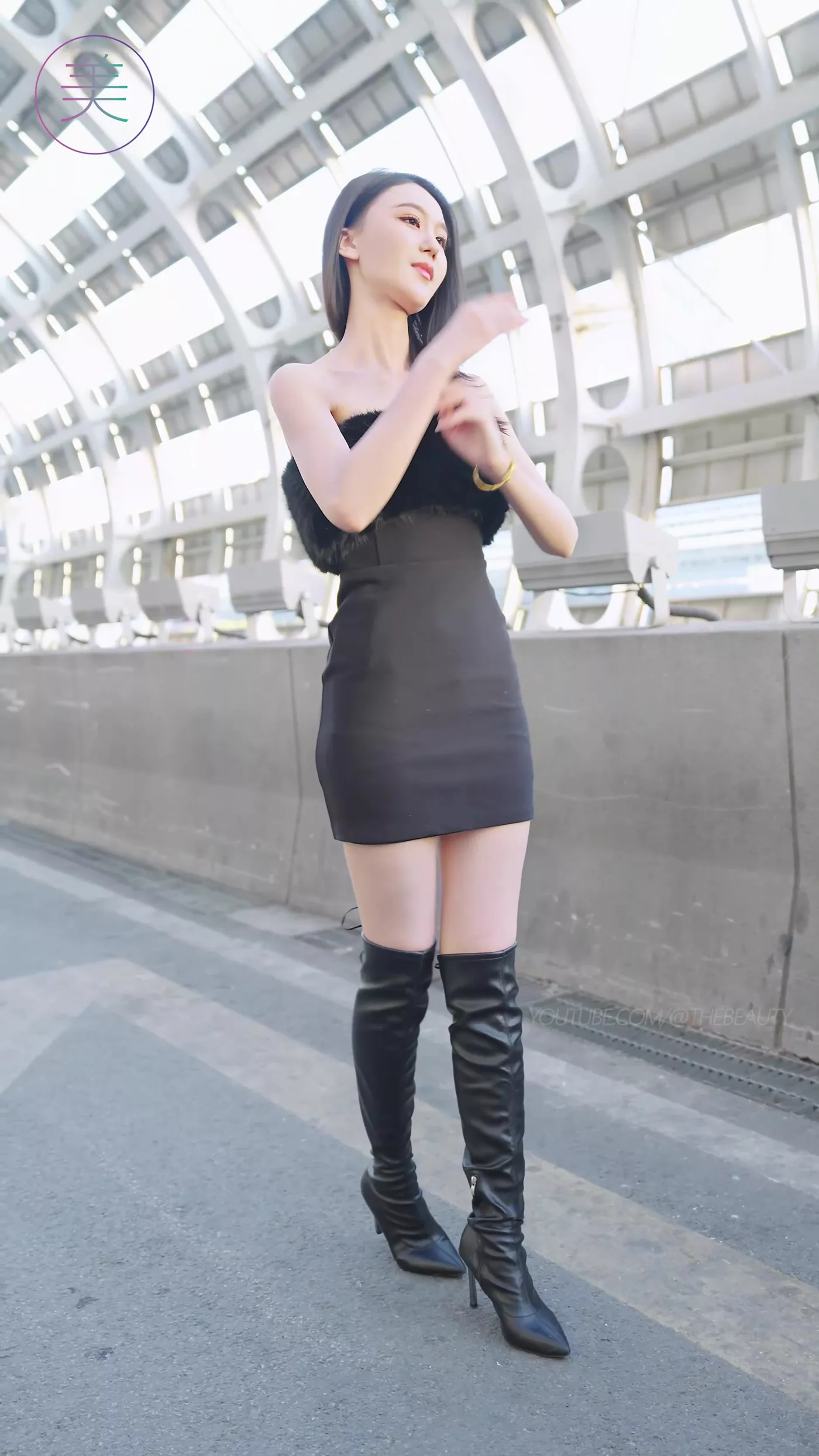 图片[4]-精选NO.0457 2023 广州车展 Racing Model 车模抖音网荭随拍05[20P]-草丛看图