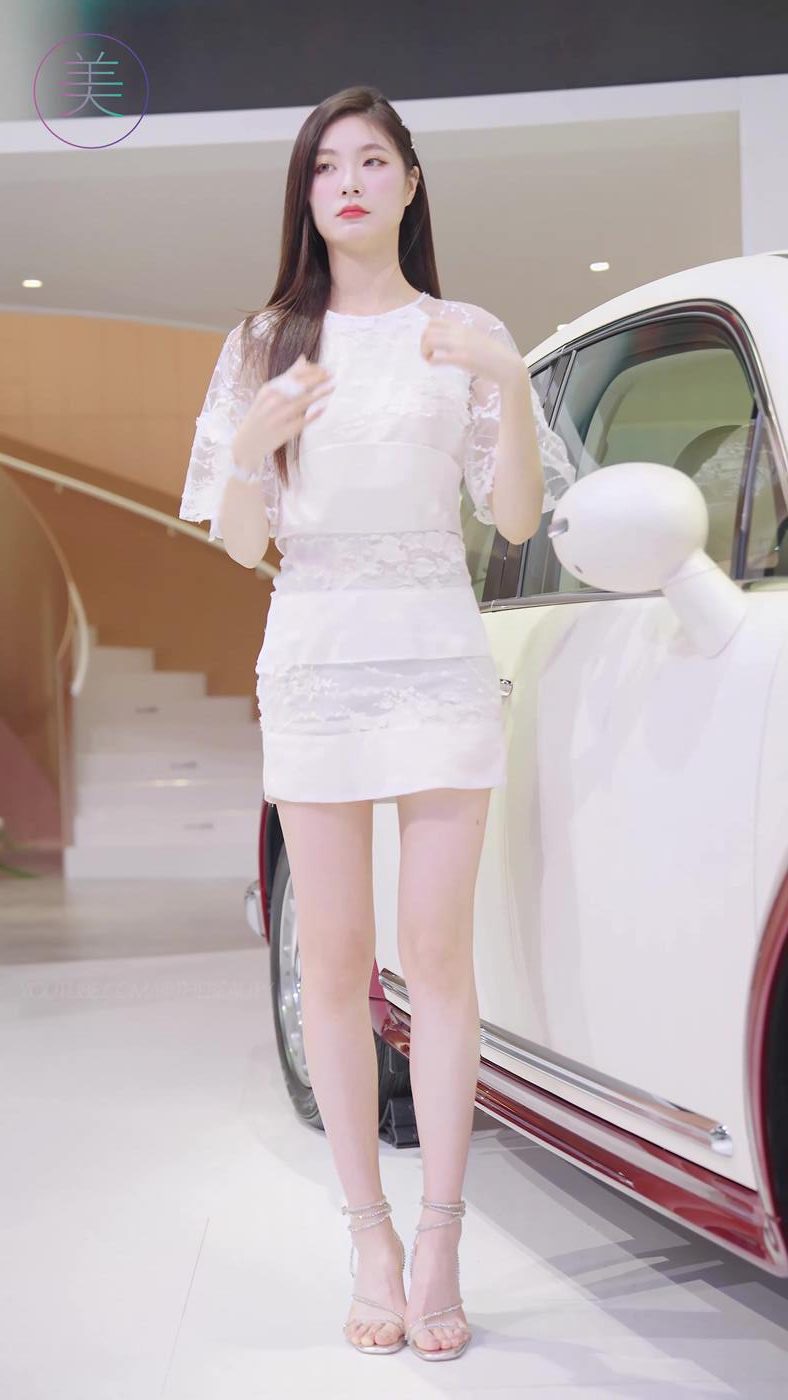 图片[4]-精选NO.0815 2023 广州车展 Racing Model 车模抖音网荭随拍67[20P]-草丛看图