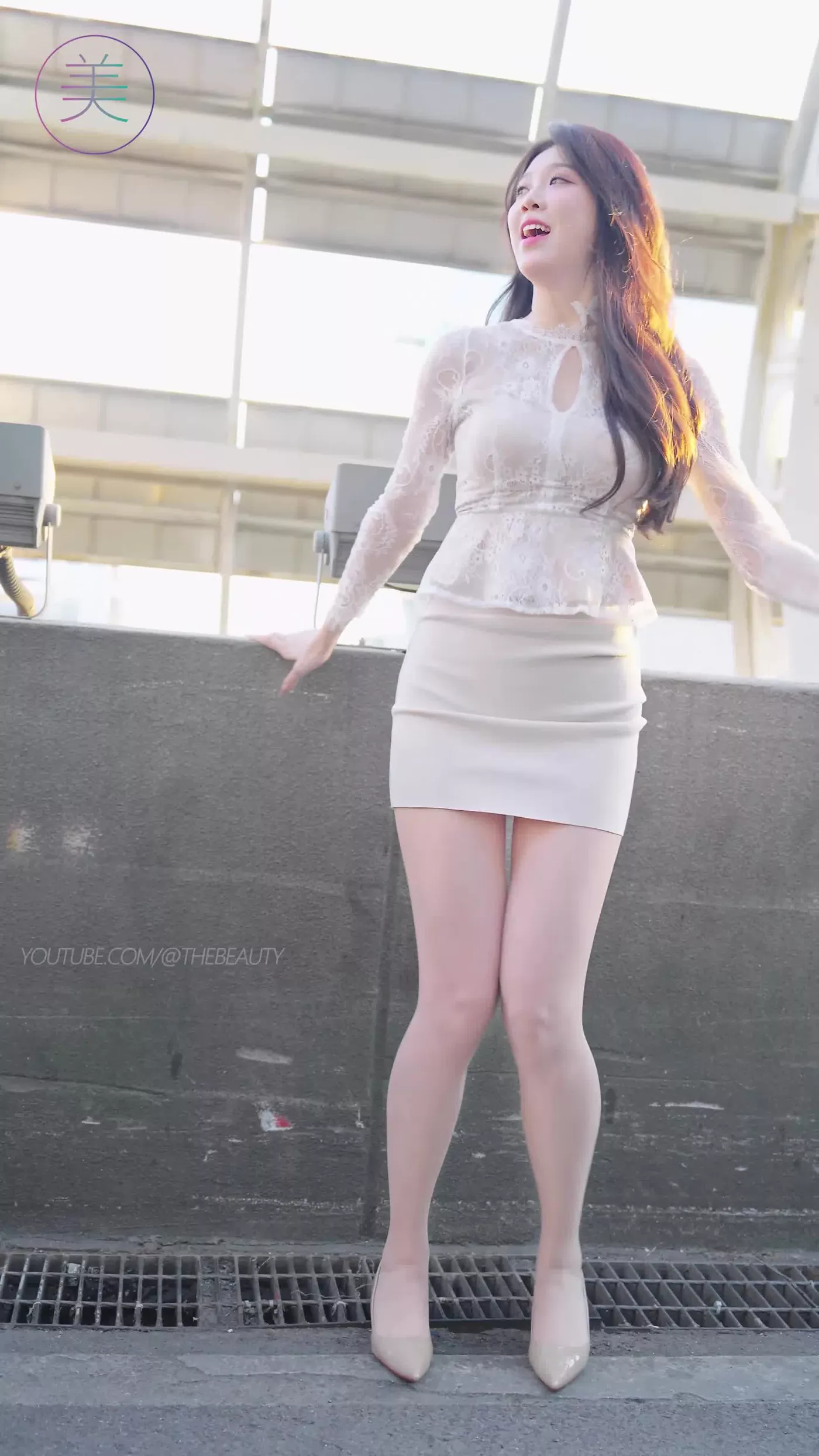 图片[2]-精选NO.0463 2023 广州车展 Racing Model 车模抖音网荭随拍11[20P]-草丛看图