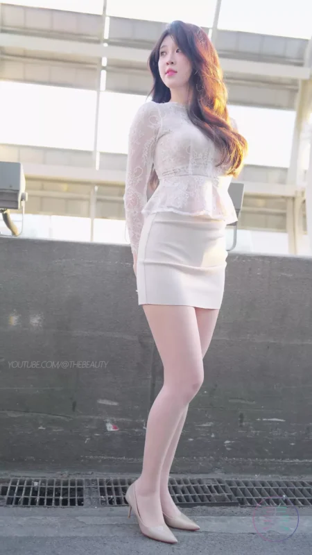 精选NO.0463 2023 广州车展 Racing Model 车模抖音网荭随拍11[20P]-草丛看图