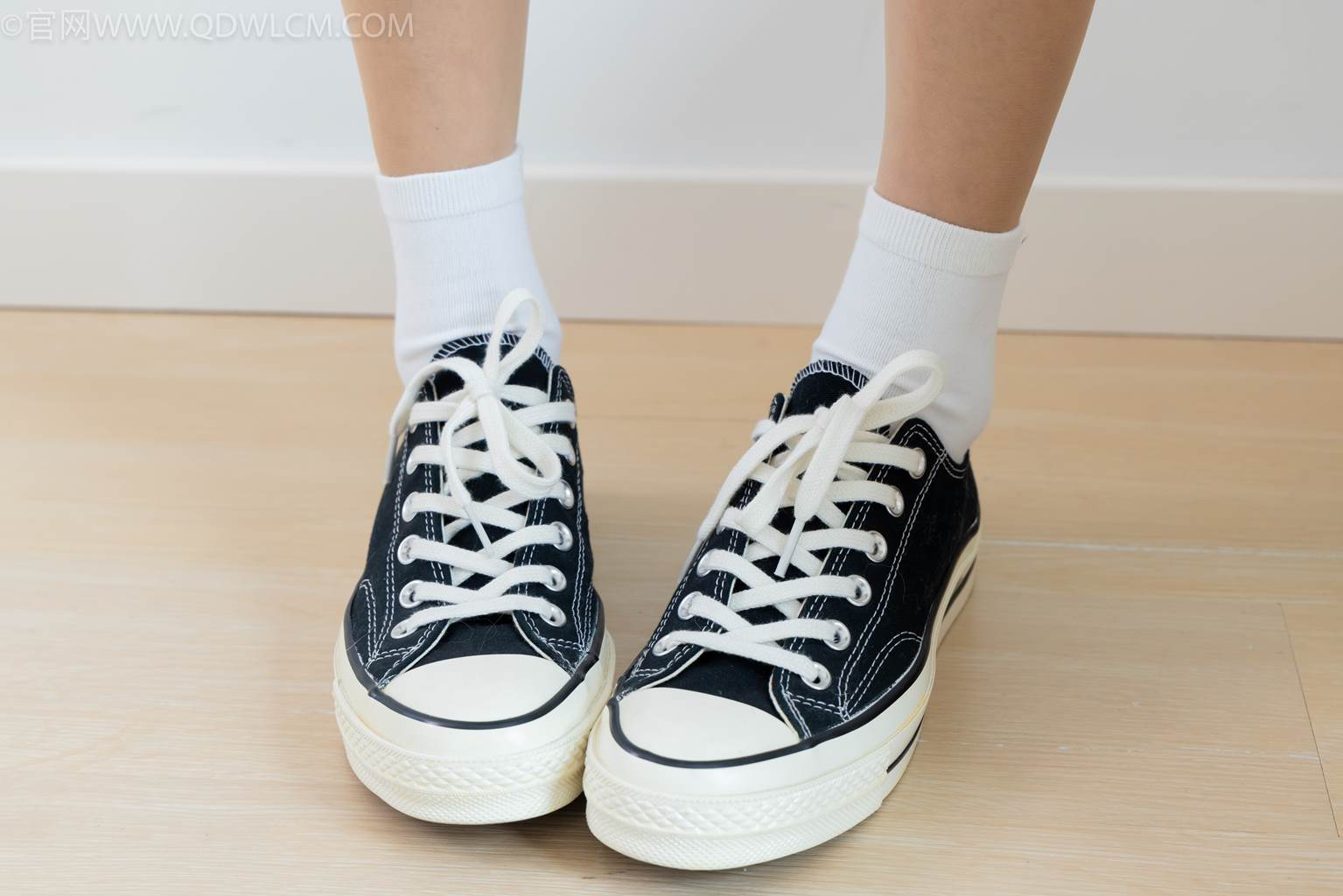 图片[3]-精选勿恋传媒 NO.2483 茯苓-帆布鞋、白棉袜、薄肉丝[171P]-草丛看图
