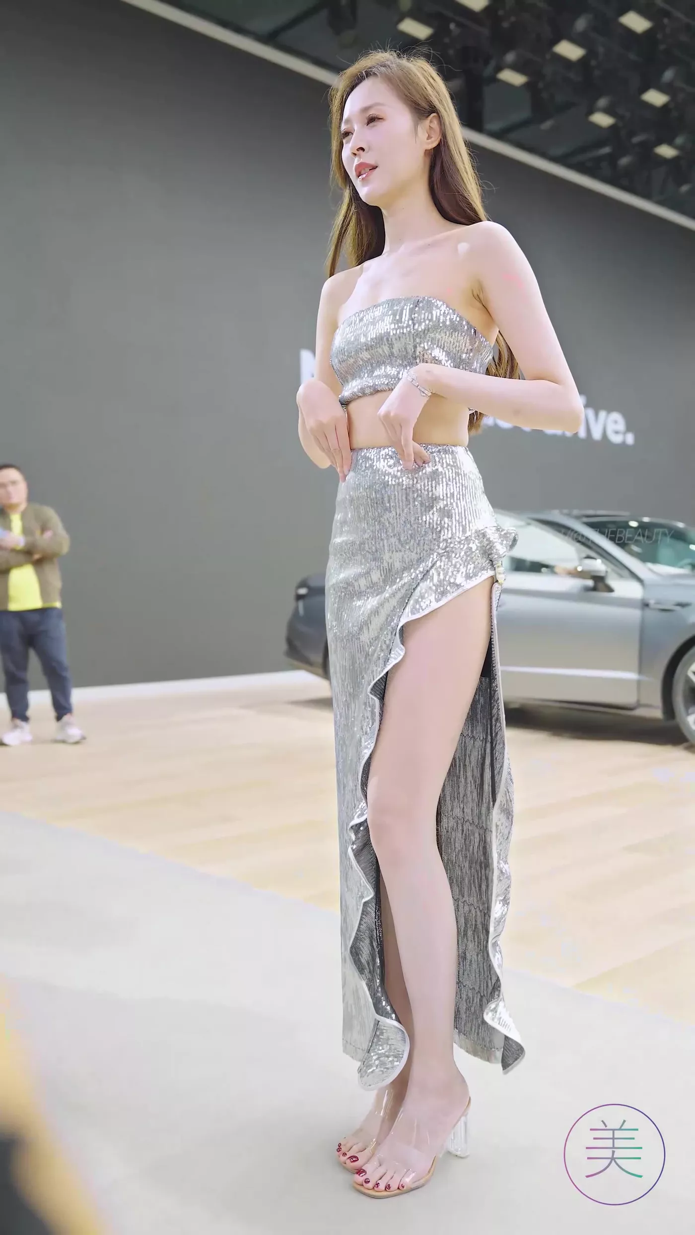 图片[7]-精选NO.0477 2023 广州车展 Racing Model 车模抖音网荭随拍25[20P]-草丛看图