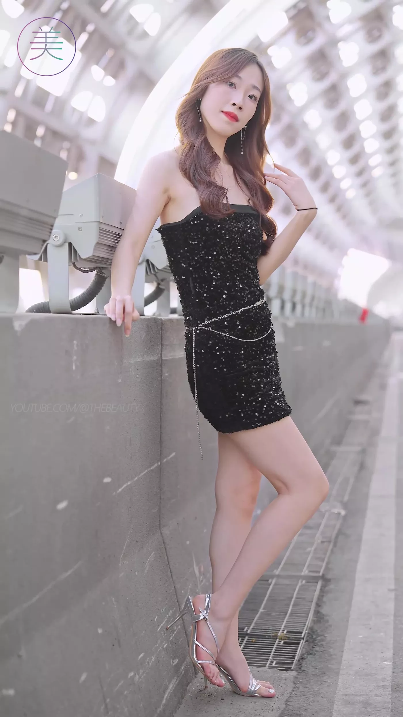 图片[2]-精选NO.0456 2023 广州车展 Racing Model 车模抖音网荭随拍04[20P]-草丛看图