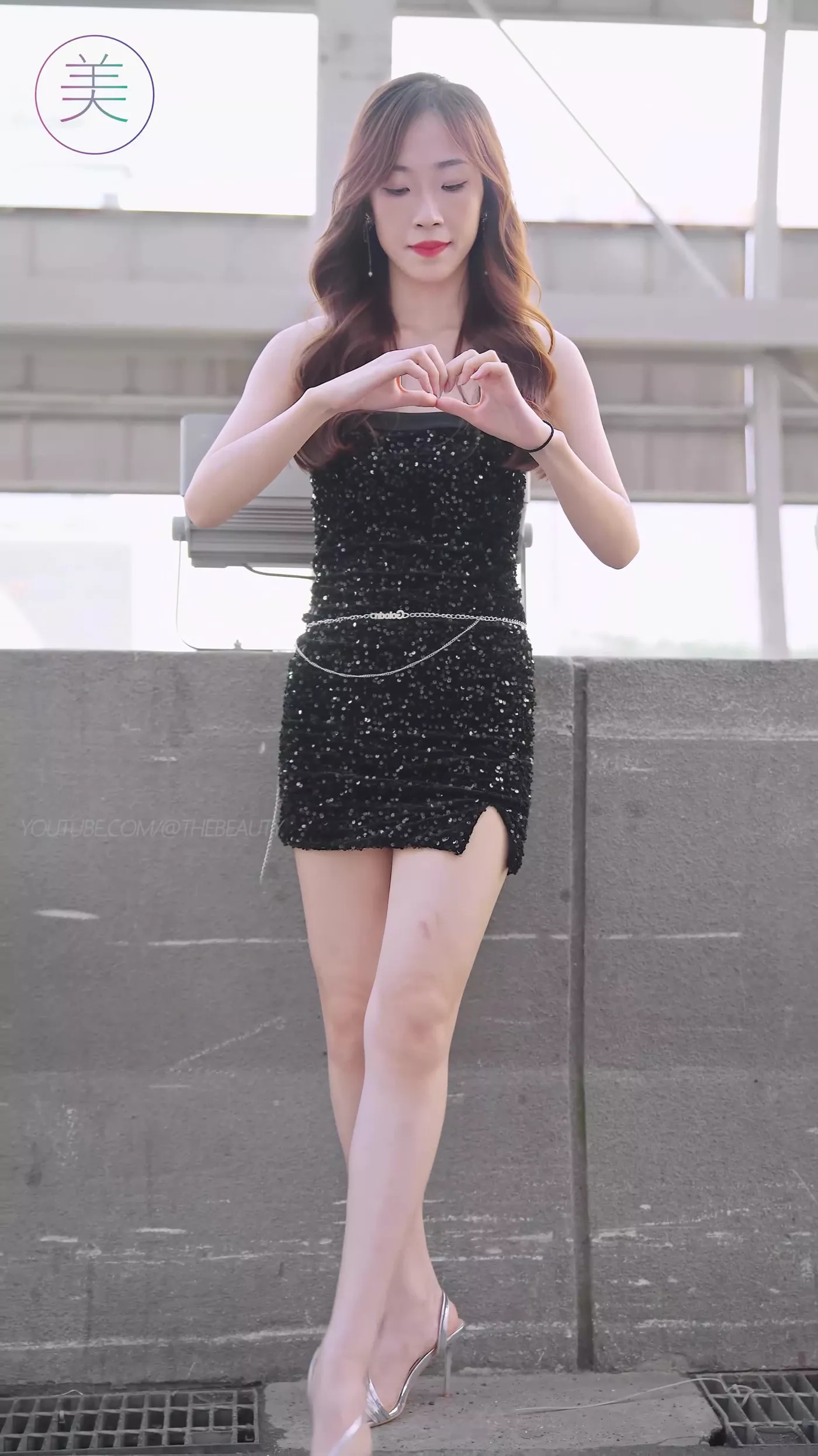 图片[7]-精选NO.0456 2023 广州车展 Racing Model 车模抖音网荭随拍04[20P]-草丛看图