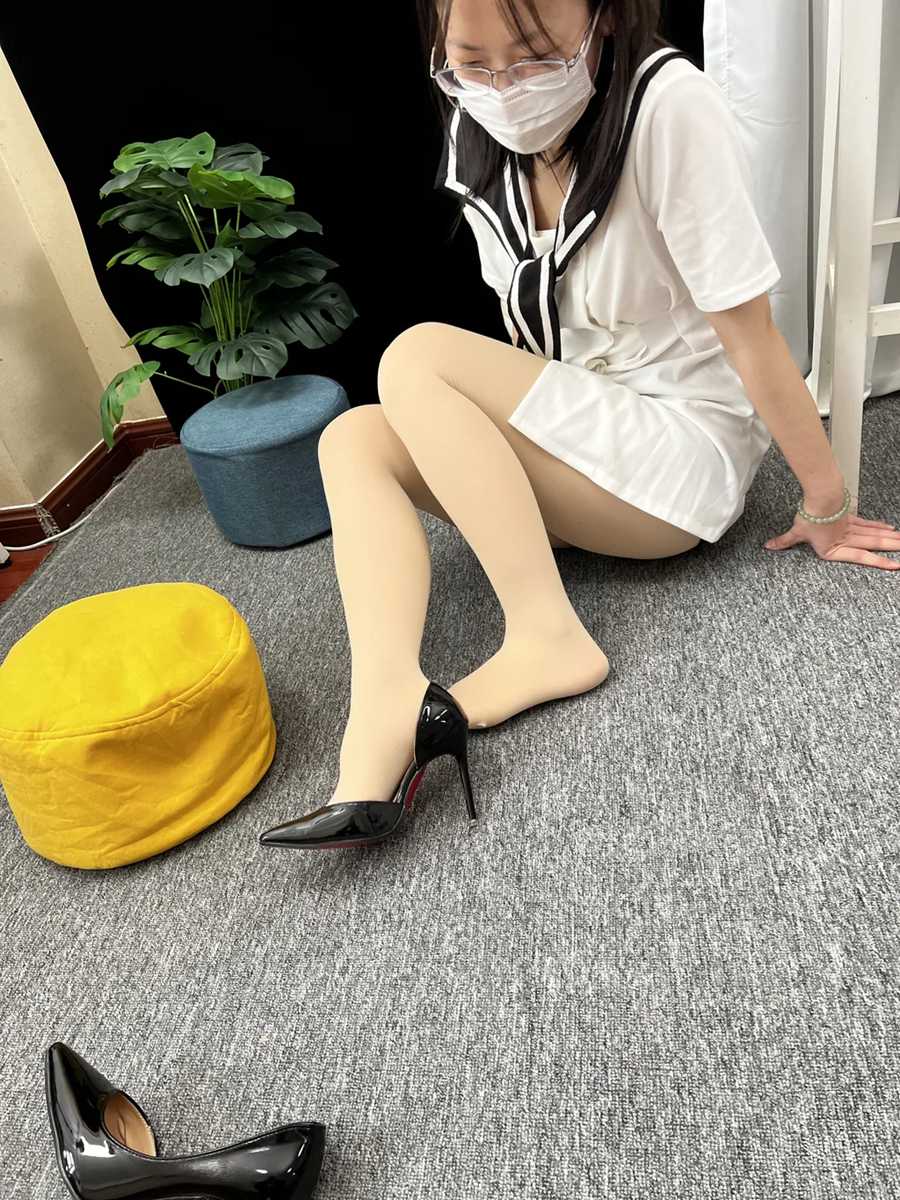 图片[5]-精选三禾摄影 NO.013 海军白裙 高跟[159P]-草丛看图