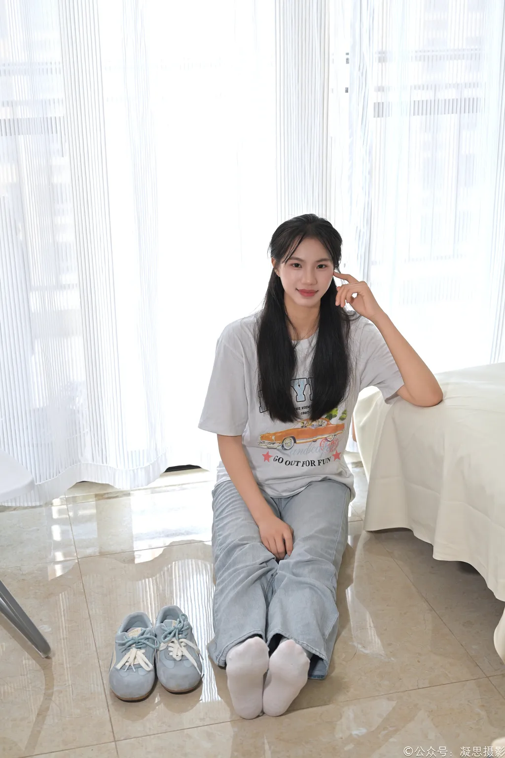 图片[3]-精选凝思摄影 NO.019 德美-T恤、短白袜、平底鞋2[100P]-草丛看图