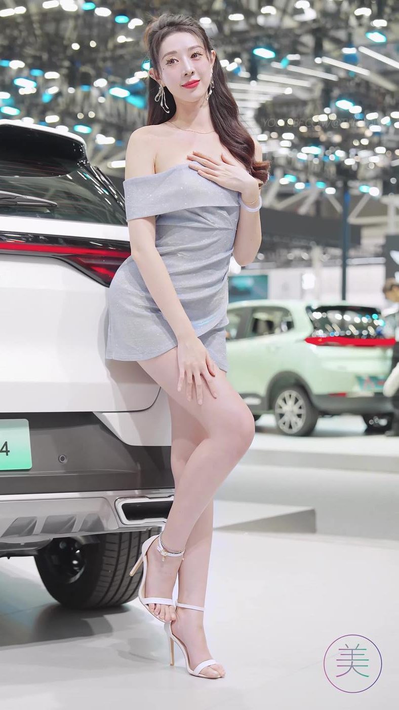 图片[1]-精选NO.0807 2023 广州车展 Racing Model 车模抖音网荭随拍59[20P]-草丛看图