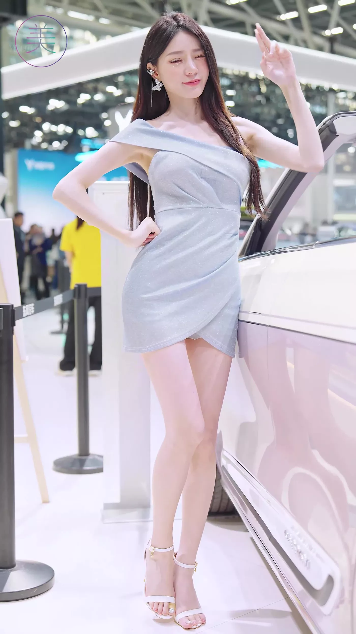 图片[2]-精选NO.0483 2023 广州车展 Racing Model 车模抖音网荭随拍31[20P]-草丛看图