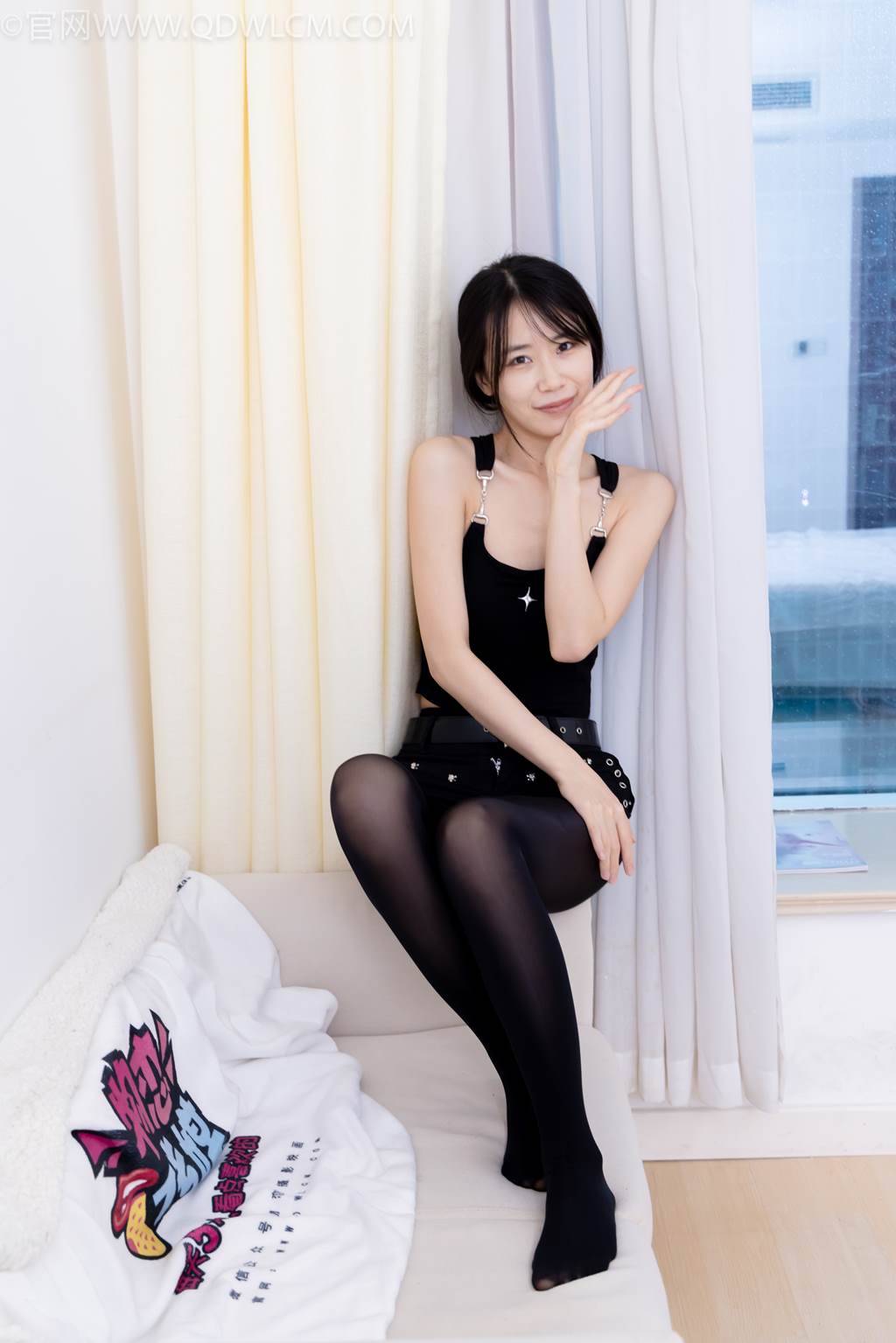 图片[6]-精选勿恋传媒 NO.2486 菜菜-高跟鞋、厚黑丝、裸足(1)[130P]-草丛看图