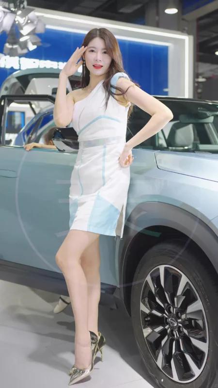 精选NO.0504 2023 广州华南车展 Racing Model 广汽传祺车模03[20P]-草丛看图