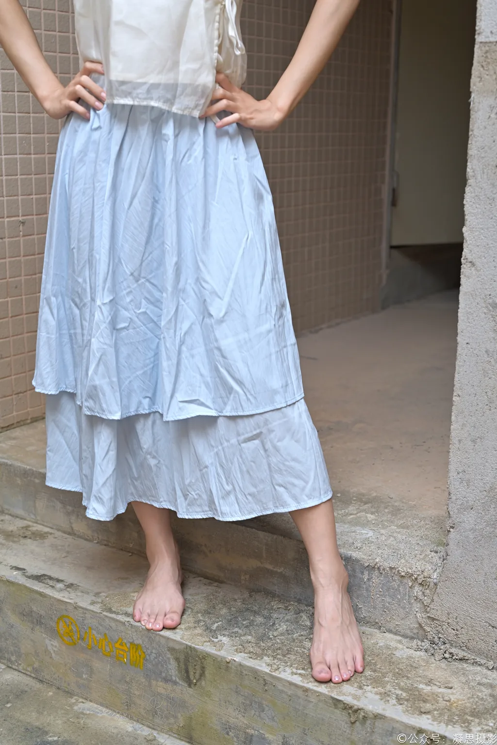 图片[4]-精选凝思摄影 NO.020 小睿-长裙、短白袜、平底鞋[90P]-草丛看图