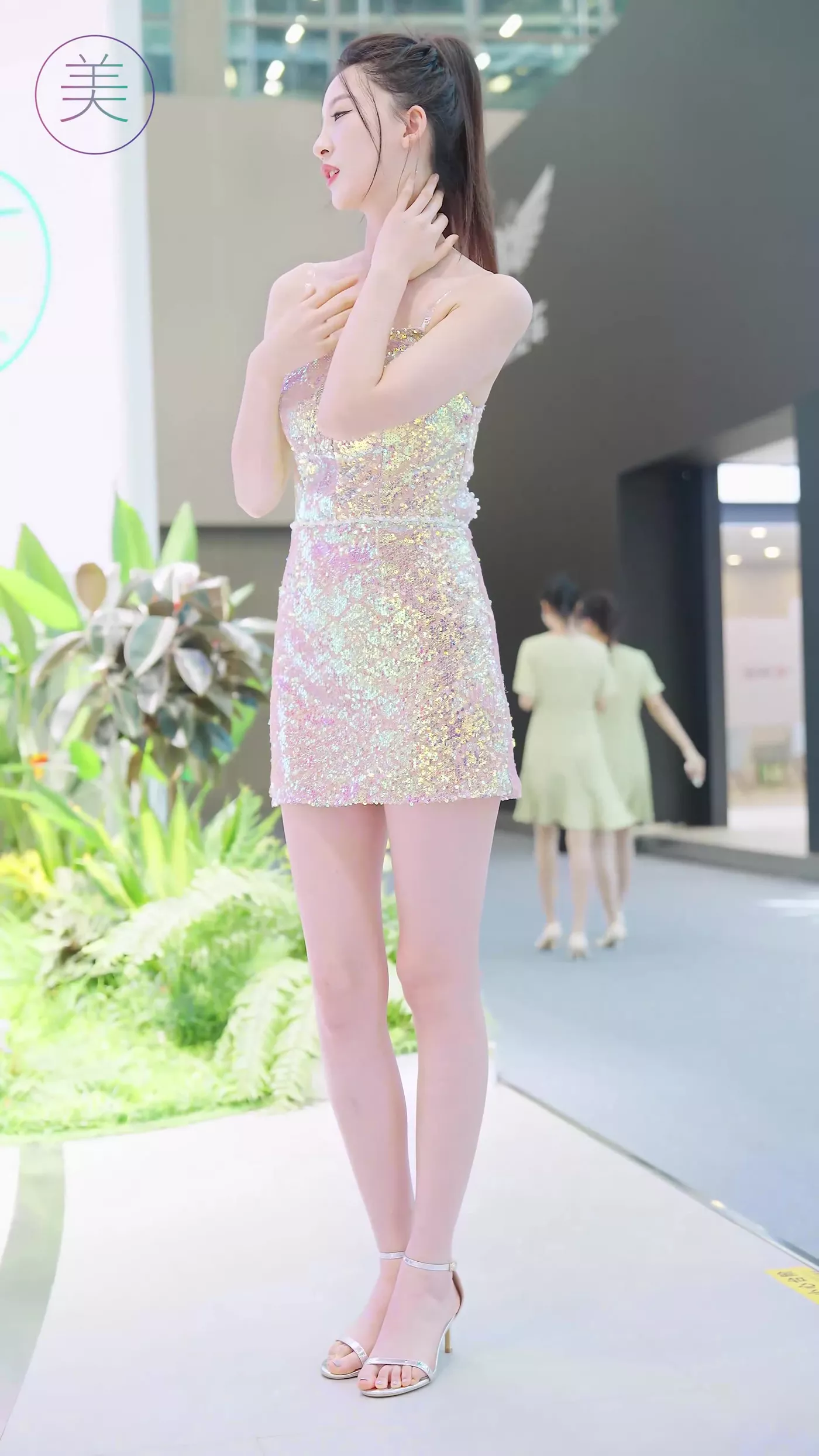 图片[2]-精选NO.0480 2023 广州车展 Racing Model 车模抖音网荭随拍28[20P]-草丛看图