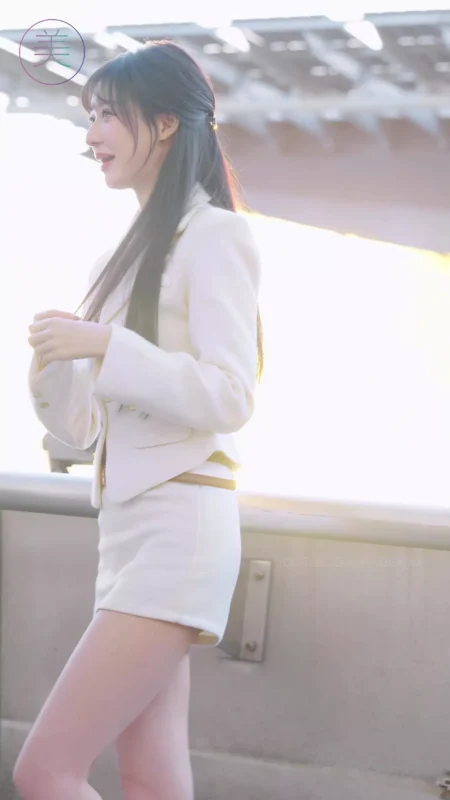 精选NO.0461 2023 广州车展 Racing Model 车模抖音网荭随拍09[20P]-草丛看图