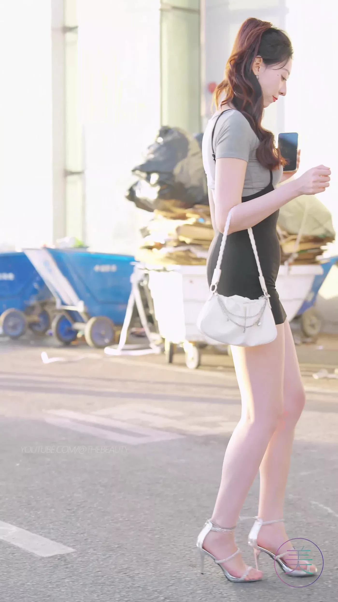 图片[2]-精选NO.0464 2023 广州车展 Racing Model 车模抖音网荭随拍12[20P]-草丛看图