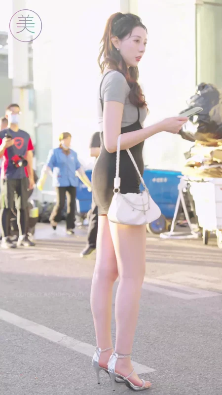 精选NO.0464 2023 广州车展 Racing Model 车模抖音网荭随拍12[20P]-草丛看图