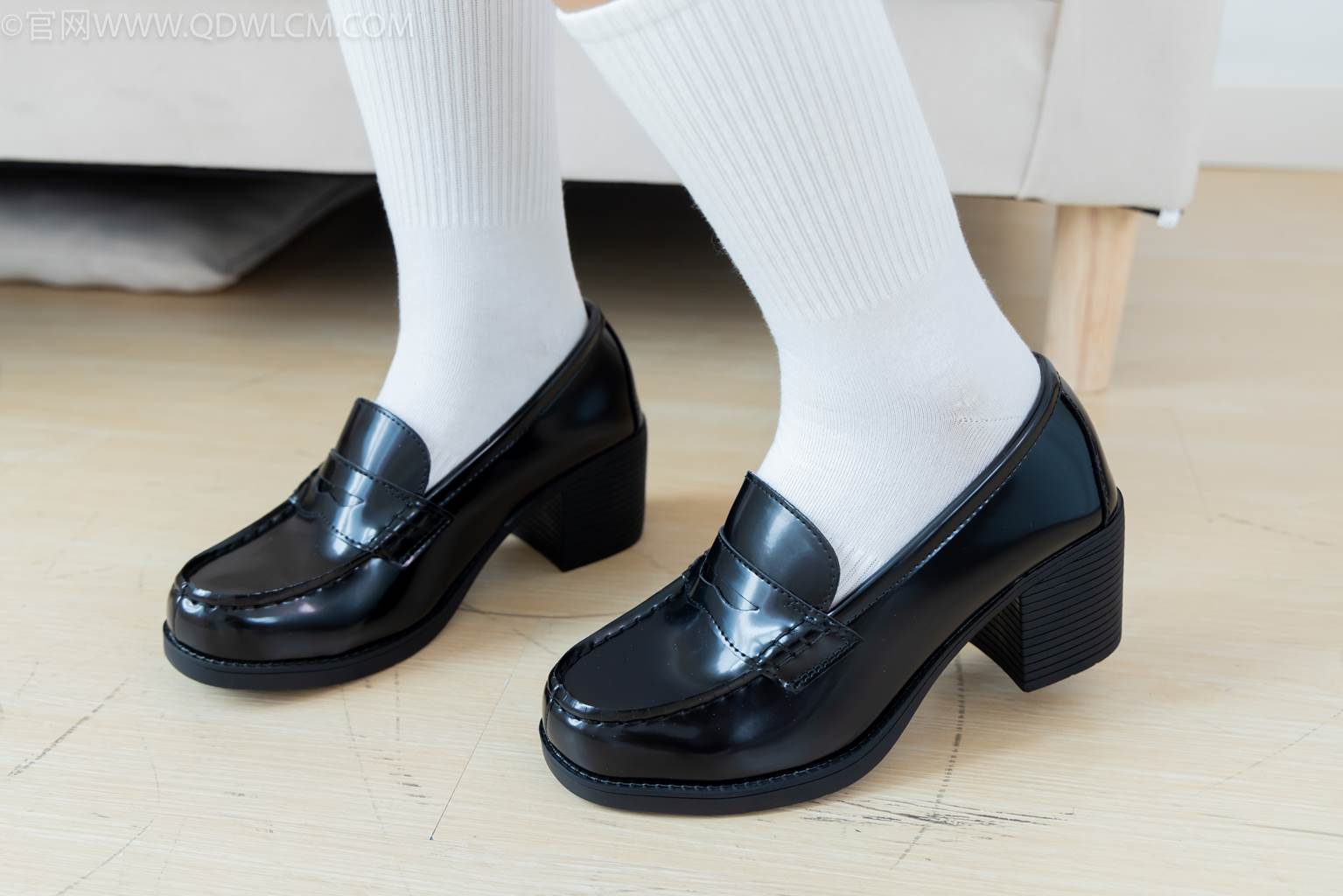 图片[4]-精选勿恋传媒 NO.2480 岚岚-JK至服、白棉袜、穿鞋菜西红柿[161P]-草丛看图