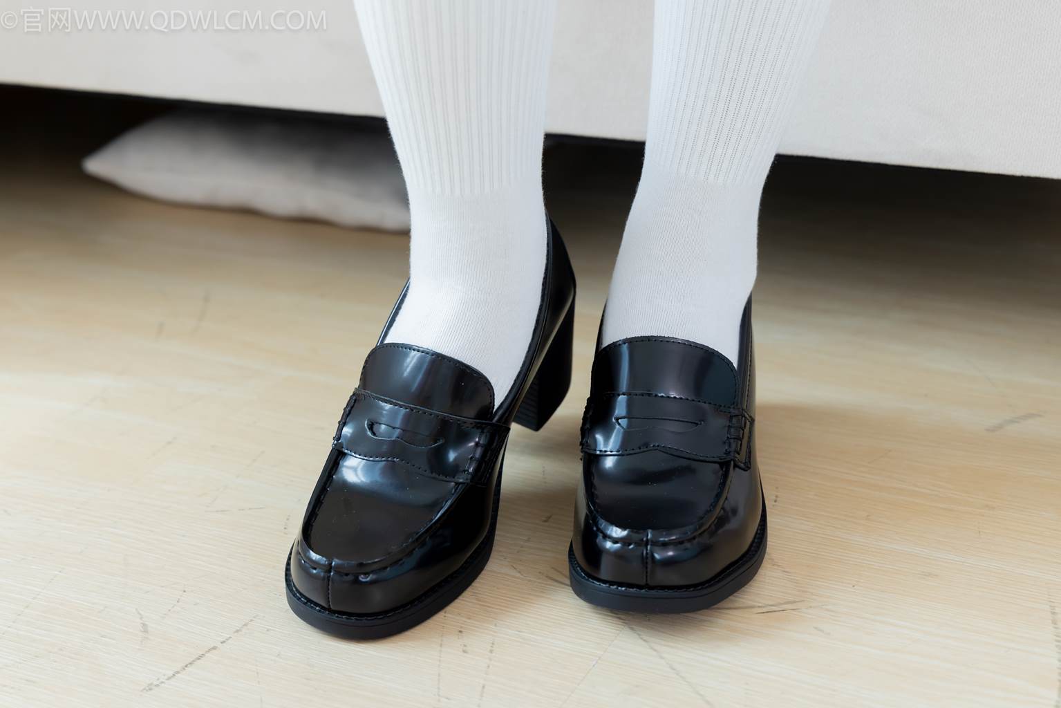 图片[1]-精选勿恋传媒 NO.2480 岚岚-JK至服、白棉袜、穿鞋菜西红柿[161P]-草丛看图