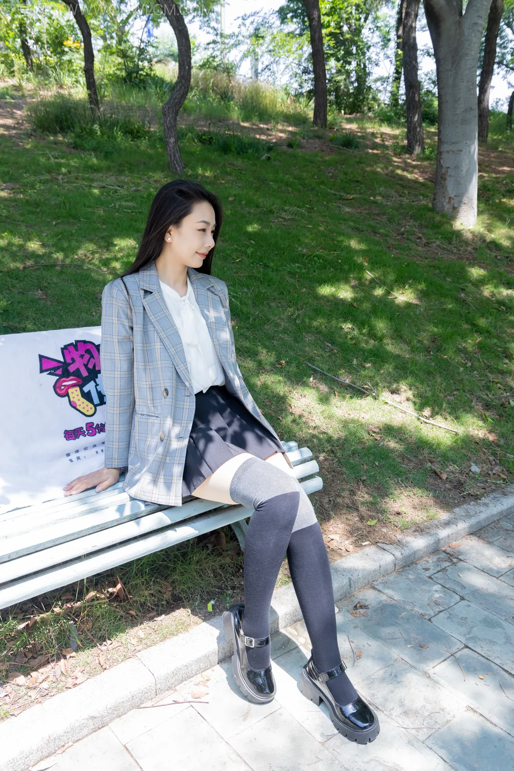 图片[6]-精选勿恋传媒 NO.2511 岚岚-至服、皮鞋、黑灰拼接过膝袜、厚肉丝[130P]-草丛看图