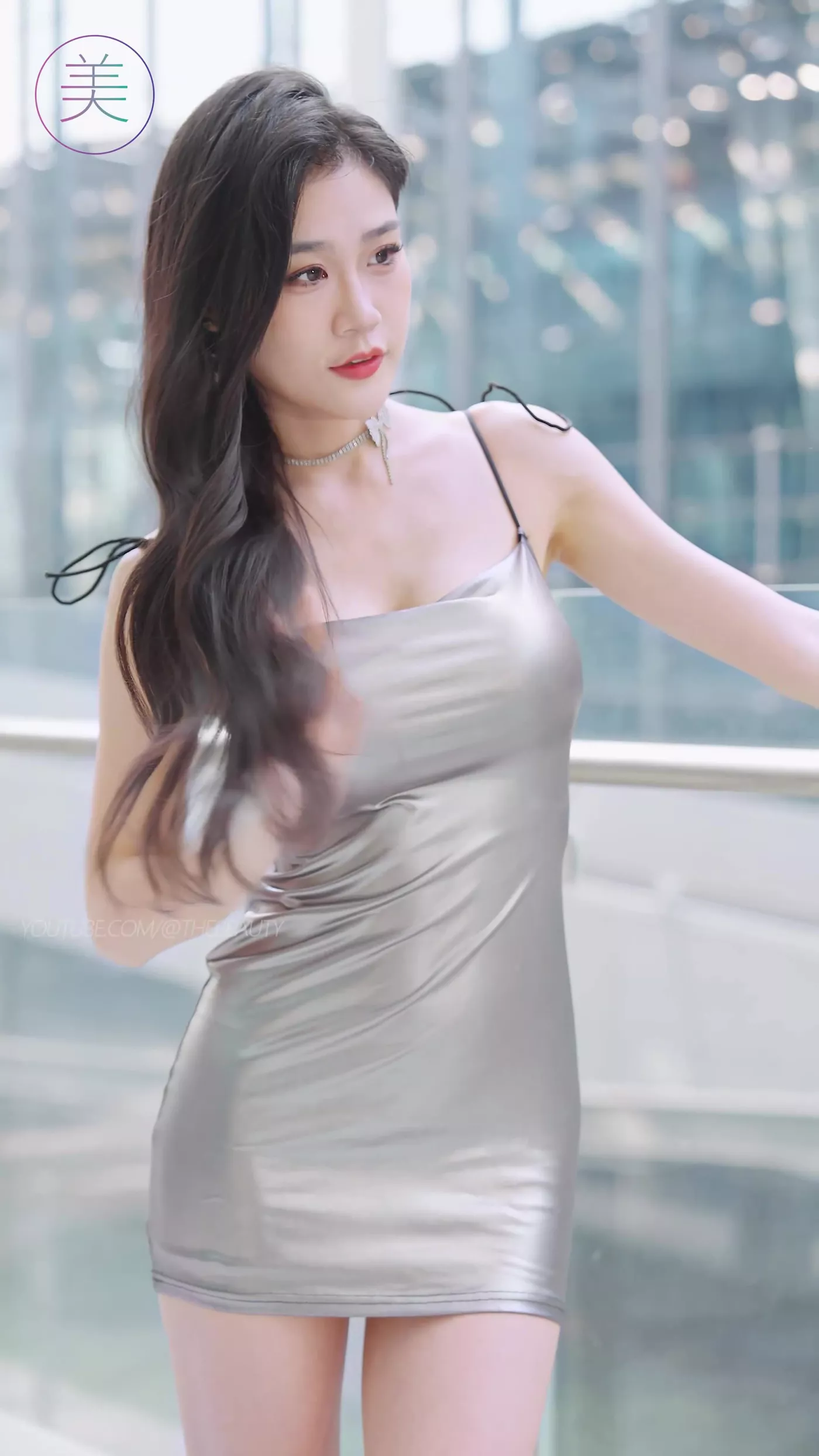 图片[2]-精选NO.0466 2023 广州车展 Racing Model 车模抖音网荭随拍14[20P]-草丛看图