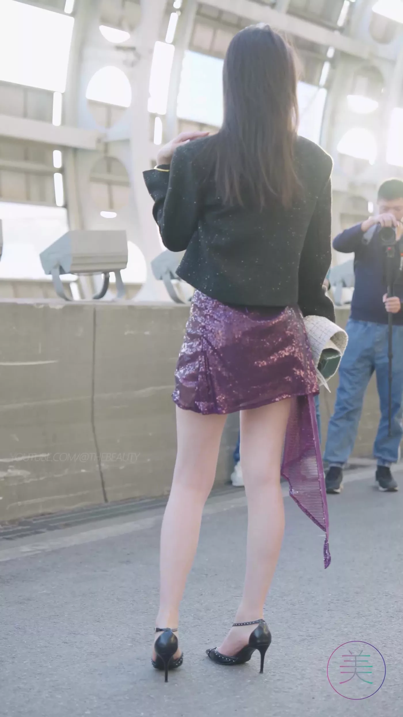 图片[2]-精选NO.0467 2023 广州车展 Racing Model 车模抖音网荭随拍15[20P]-草丛看图