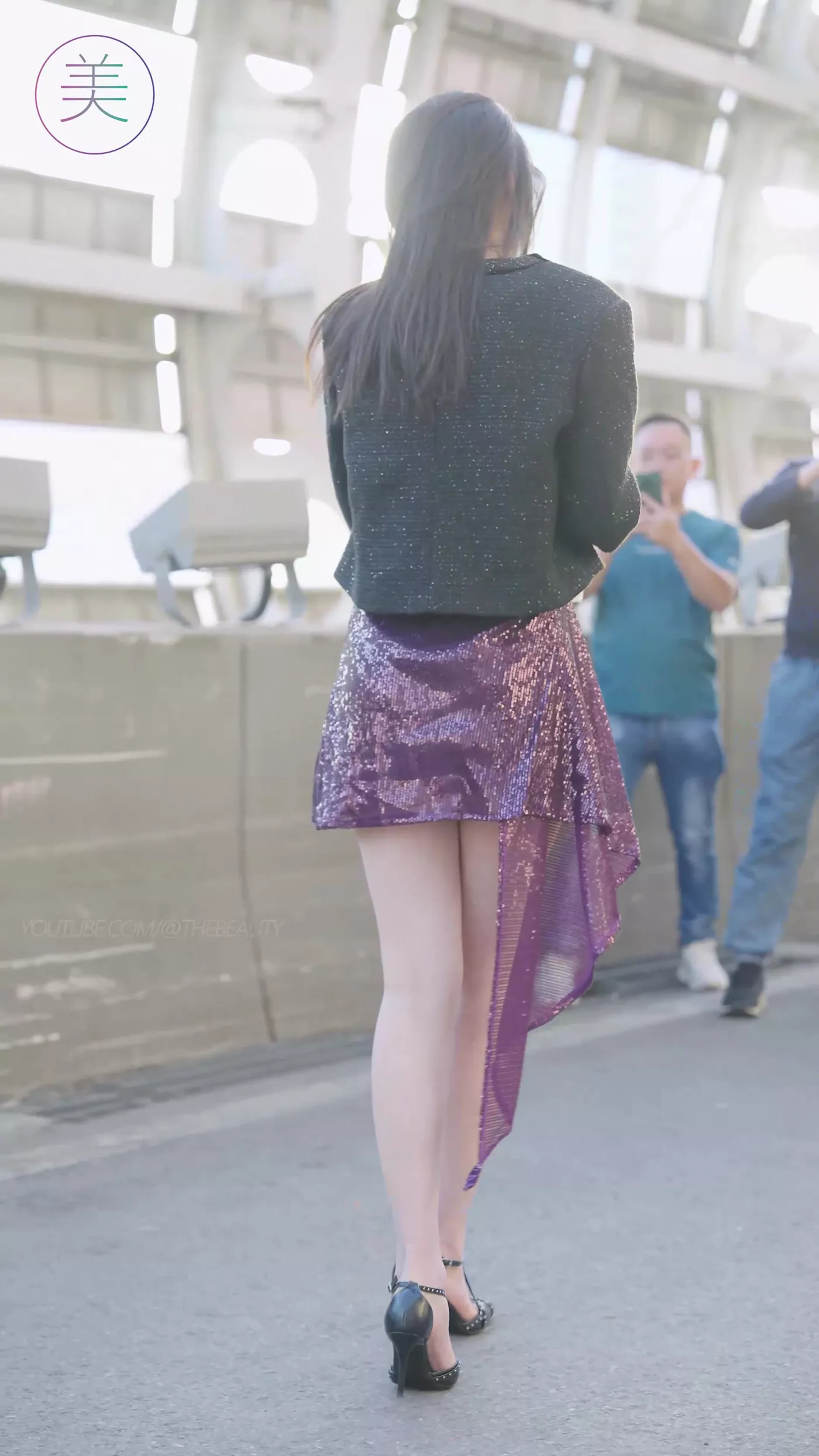 图片[3]-精选NO.0467 2023 广州车展 Racing Model 车模抖音网荭随拍15[20P]-草丛看图