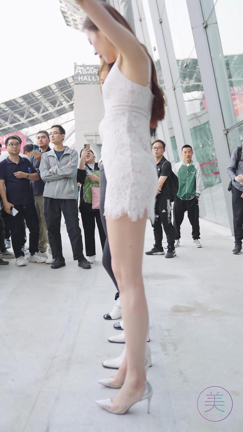 图片[1]-精选NO.0714 2023 广州车展 Racing Model 车模抖音网荭随拍36[20P]-草丛看图