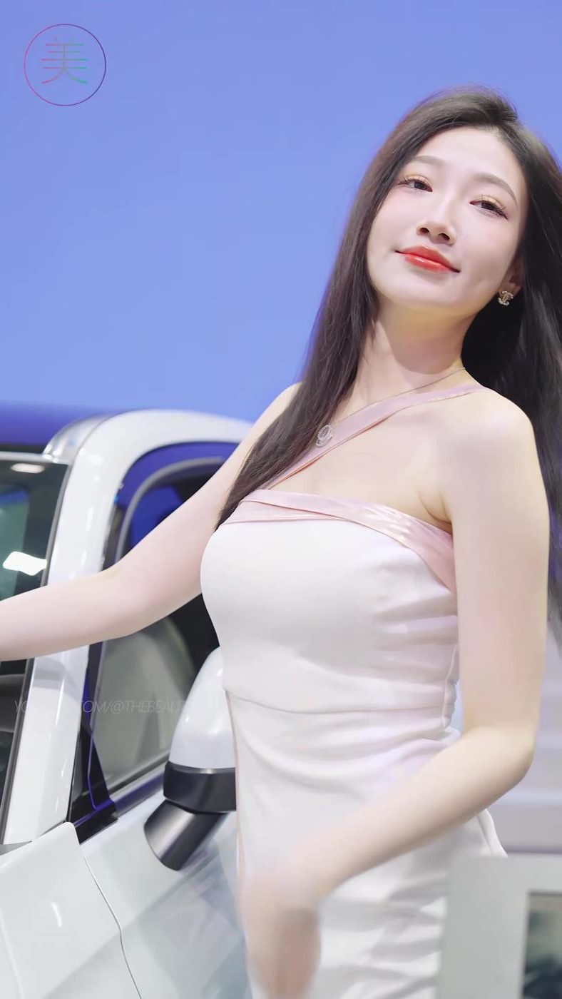 图片[2]-精选NO.0805 2023 广州车展 Racing Model 车模抖音网荭随拍57[20P]-草丛看图