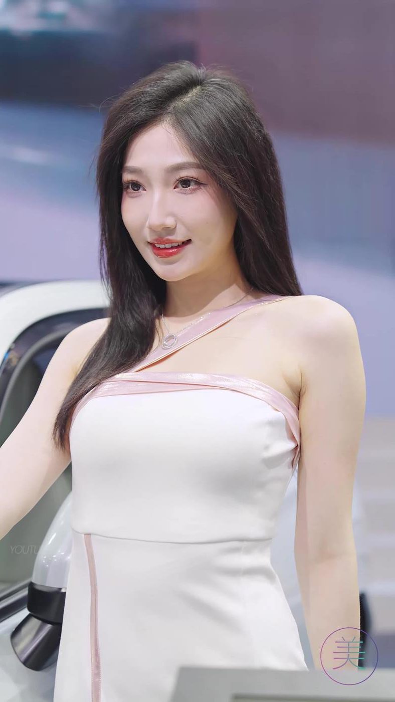 图片[1]-精选NO.0805 2023 广州车展 Racing Model 车模抖音网荭随拍57[20P]-草丛看图