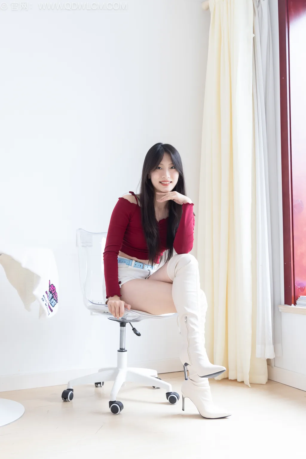 图片[7]-精选勿恋传媒 NO.2507 奶糖-长靴、白棉袜、裸足[179P]-草丛看图