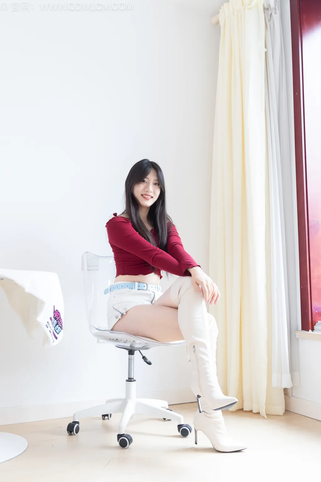 图片[8]-精选勿恋传媒 NO.2507 奶糖-长靴、白棉袜、裸足[179P]-草丛看图