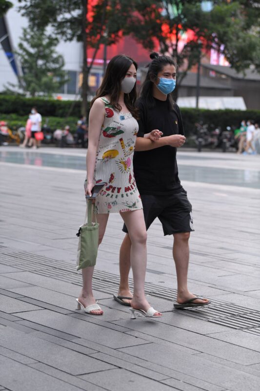 精选街拍作品 NO.1897 凉拖花短裙[52P]-草丛看图