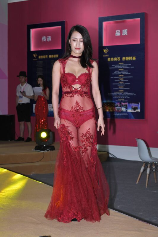 精选精选街拍作品 NO.1904 深圳内一展T台走秀[80P]-草丛看图