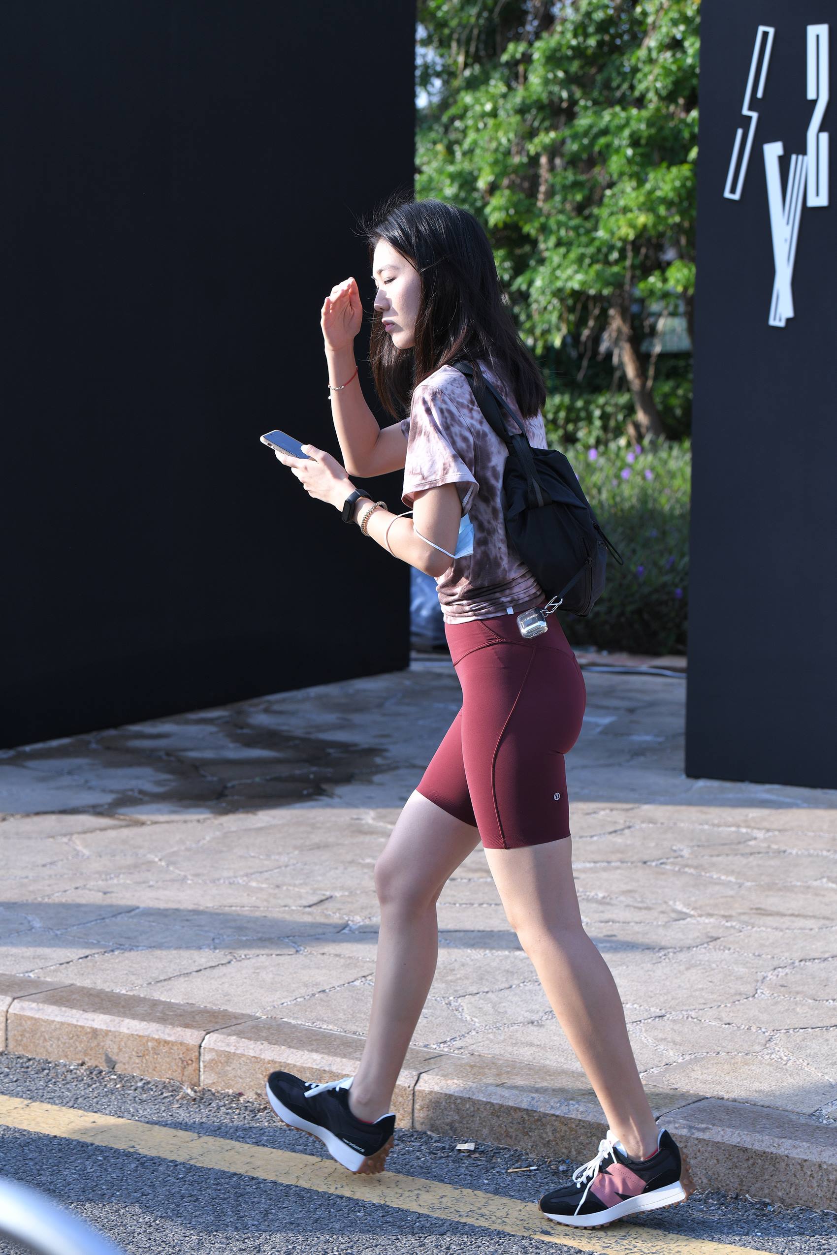 图片[5]-精选精选街拍作品 NO.1892 红色仅身短裤[80P]-草丛看图