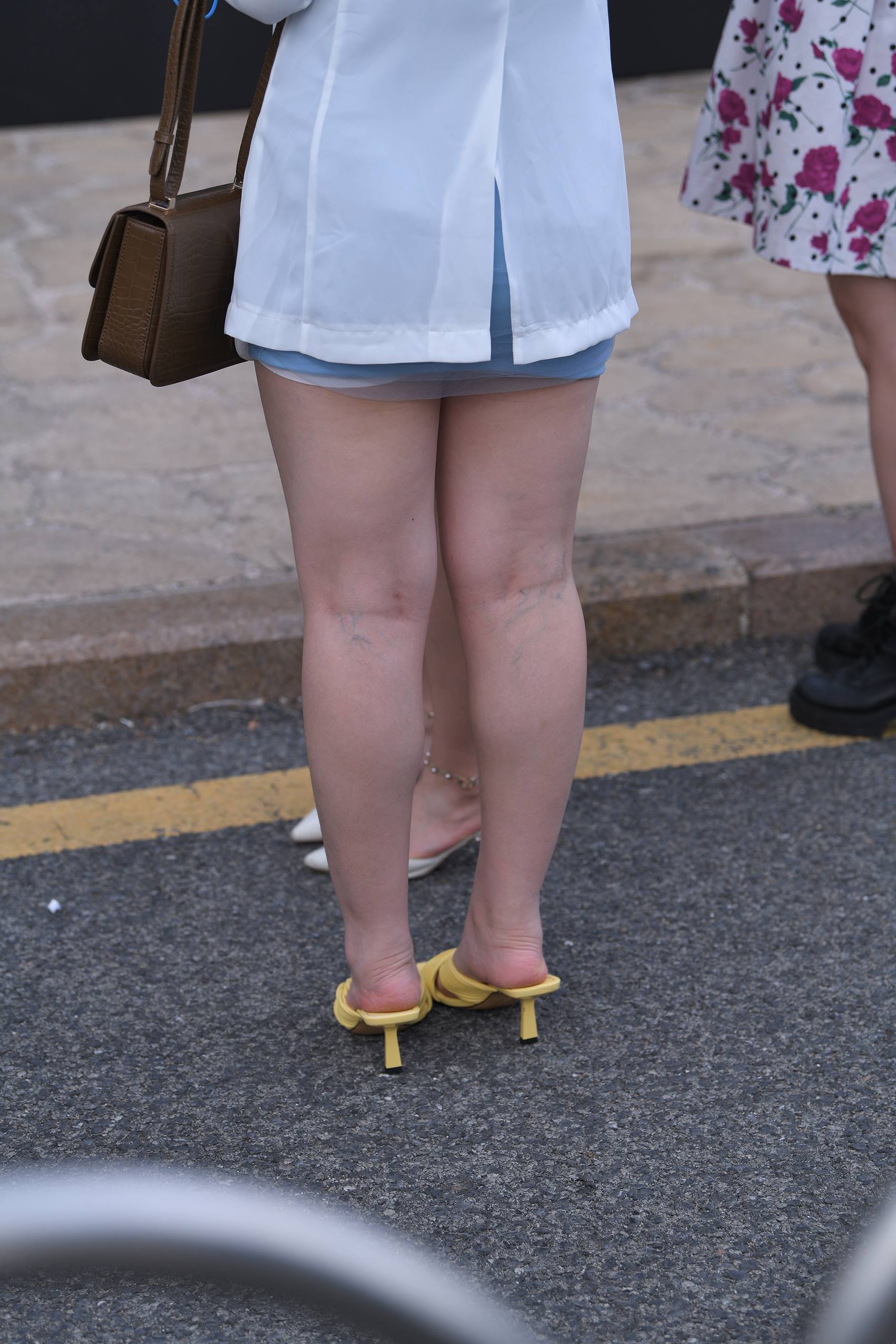 图片[6]-精选精选街拍作品 NO.1898 俩短裙美女[80P]-草丛看图