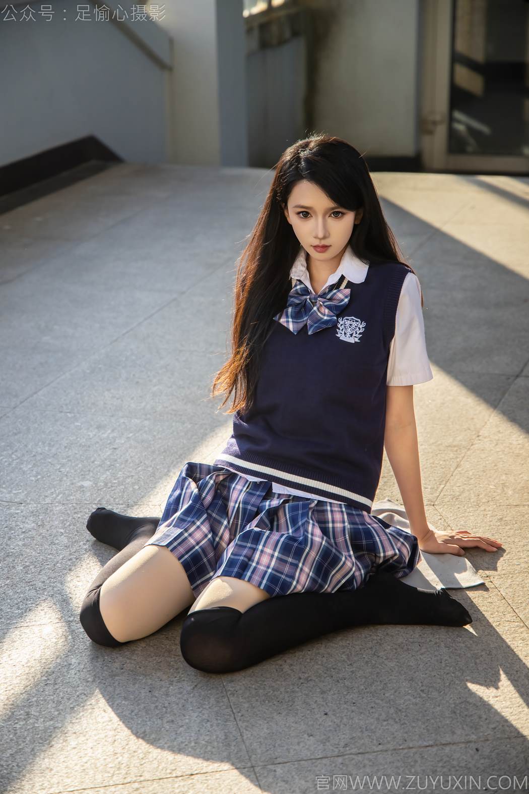 图片[1]-精选足愉心 NO.019 果酱（搭配：JK至服、小皮鞋、黑色丝袜、肉色打底裤）[73P]-草丛看图