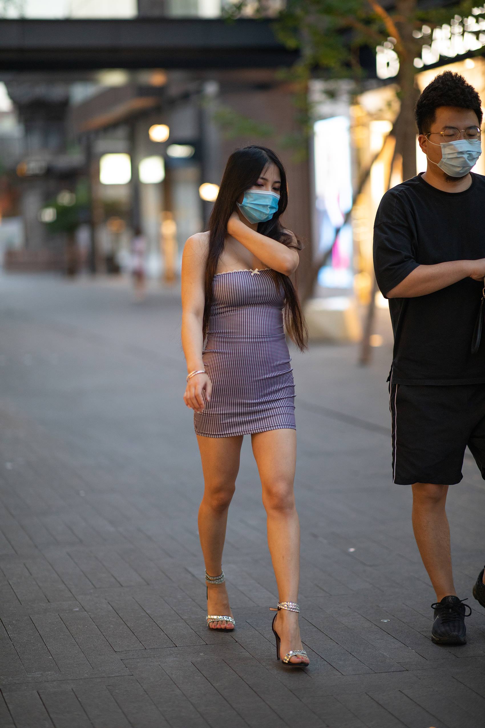 图片[2]-精选精选街拍作品 NO.1925 长发密桃一字抹胸装小解解[49P]-草丛看图