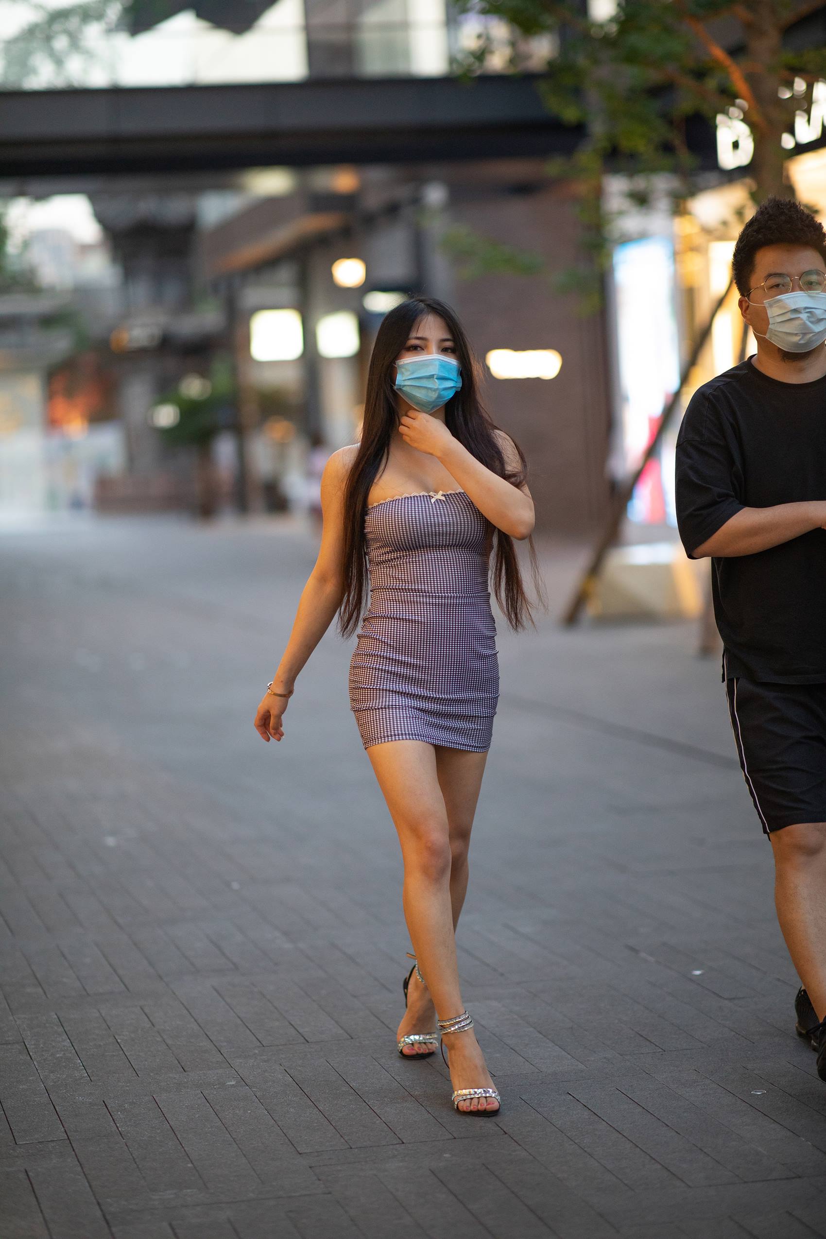 图片[1]-精选精选街拍作品 NO.1925 长发密桃一字抹胸装小解解[49P]-草丛看图